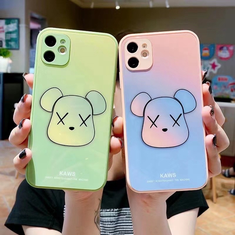 Ốp lưng hình kaws cầu vồng lp bvc lưng kính cạnh vuông giả lp13 5/5s/6/6plus/6s/7/7plus/8/8plus/x/xr/xs/11/12/pro/max
