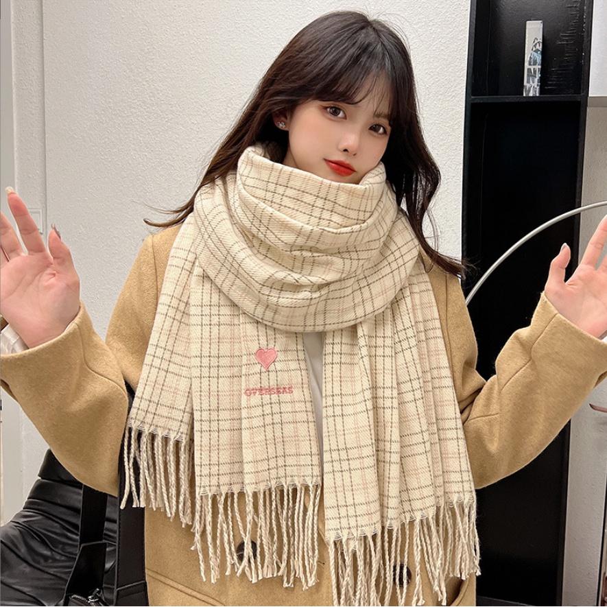 Khăn Quàng Cổ Thêu Hình Trái Tim 270g Giữ Ấm Mùa Thu Đông Dành Cho Nữ sf0012