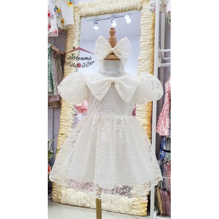 Váy công chúa trắng cổ nơ tay phồng ren cao cấp - Tocxumi