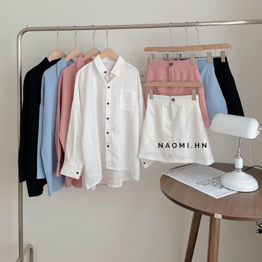 Set bộ đũi áo sơ mi dài tay kèm chân váy chữ A chun sau có quần bảo hộ. Set đồ nữ áo sơ mi cổ đức kèm váy nhiều màu