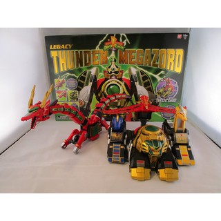 Mô hình Legacy ThuderMegaZord