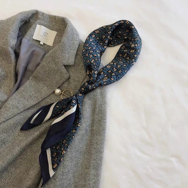 Khăn turban lụa vuông hoạ tiết da beo size 70x70cm - Maben