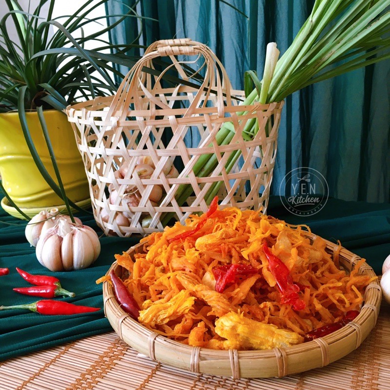 KHÔ GÀ CHÁY TỎI - TÚI 500GR