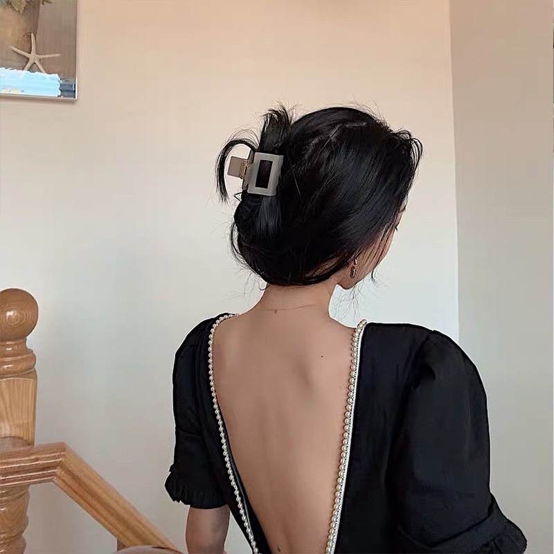 Kẹp Tóc Muzini Hình Cá Mập Đính Ngọc Trai Kiểu Hàn Quốc Sang Trọng KT17