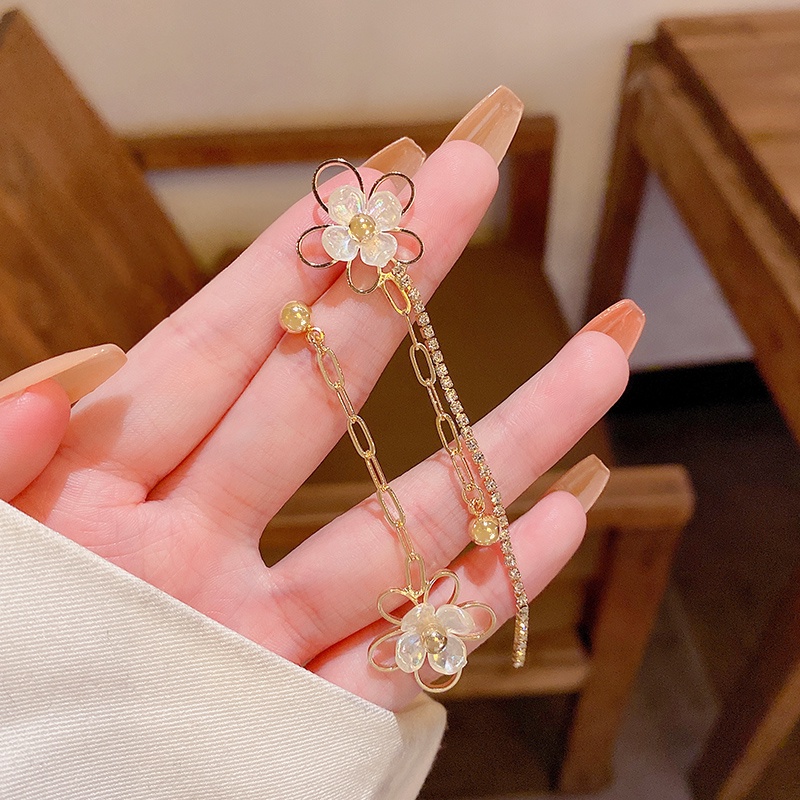 Khuyên Tai Nữ Trang Dáng Dài Tạo Hình Độc Đáo