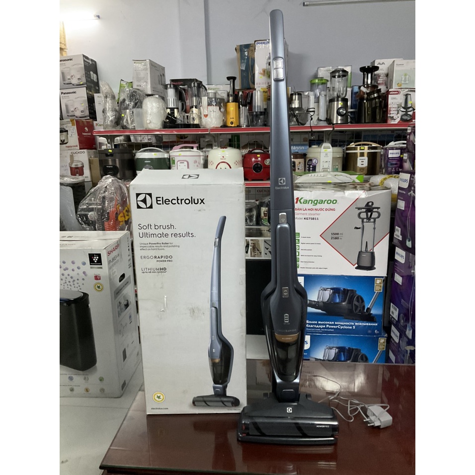 Máy hút bụi cầm tay Electrolux ZB3411 - Hàng trưng bày