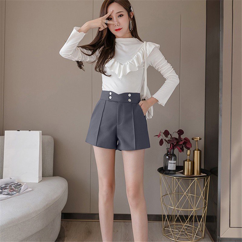 Quần đùi quần short nữ phối 4 cúc vàng cực HOT cực sang chảnh