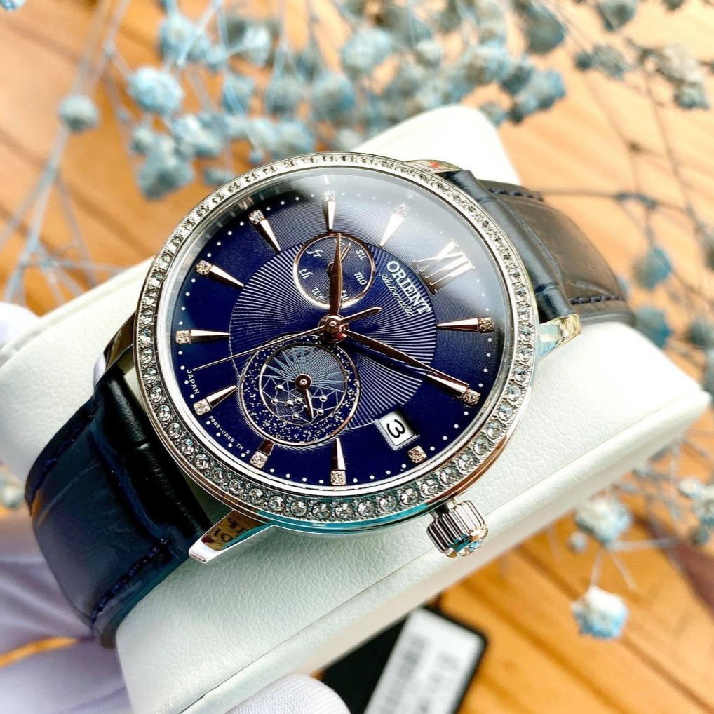 Đồng hồ Nữ Orient Automatic RA-AK0006L00C Viền kim cương,Mặt xanh,Lịch ngày-Máy cơ tự động-Dây da cao cấp-Size 36mm