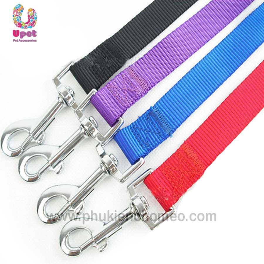 Dây kéo chia 2 đầu dắt được 2 thú cưng hoặc vừa dùng dắt cún đi dạo vừa cố định các bé khi cần thiết bằng móc khóa