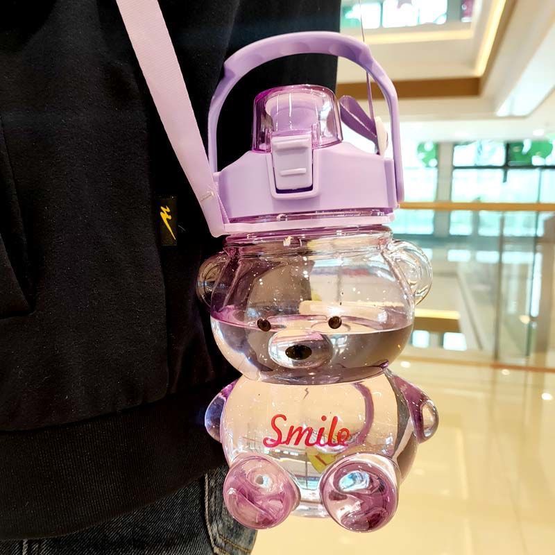 Bình nước hình con gấu dễ thương dung tích 1 lít có kèm dây đeo có tặng kèm sticker 2d và 3d