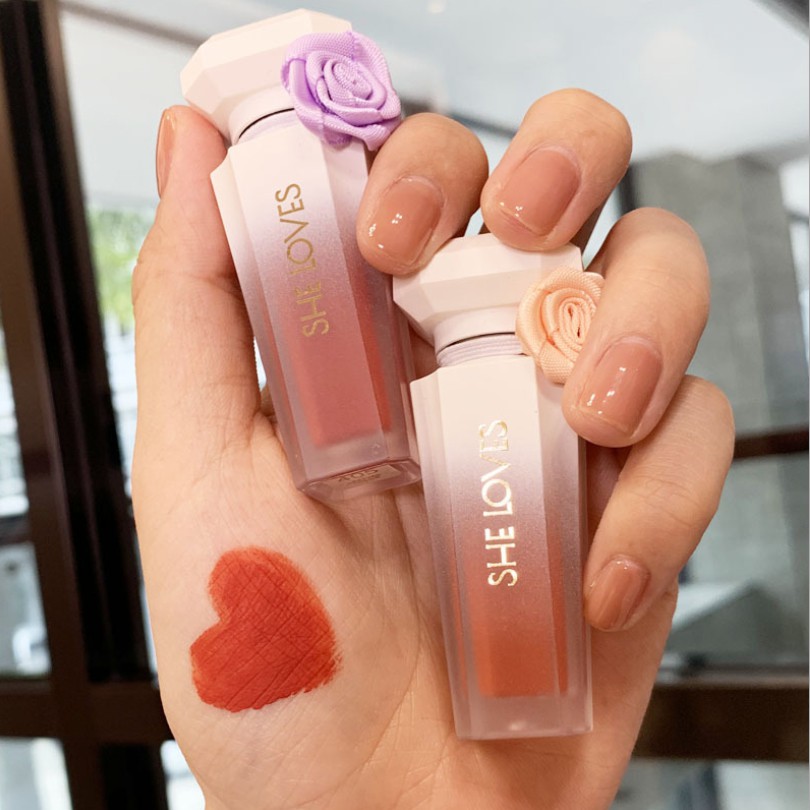 Son kem lì siêu mịn mượt Sheloves Flowers Sensation lip Gloss 5ml