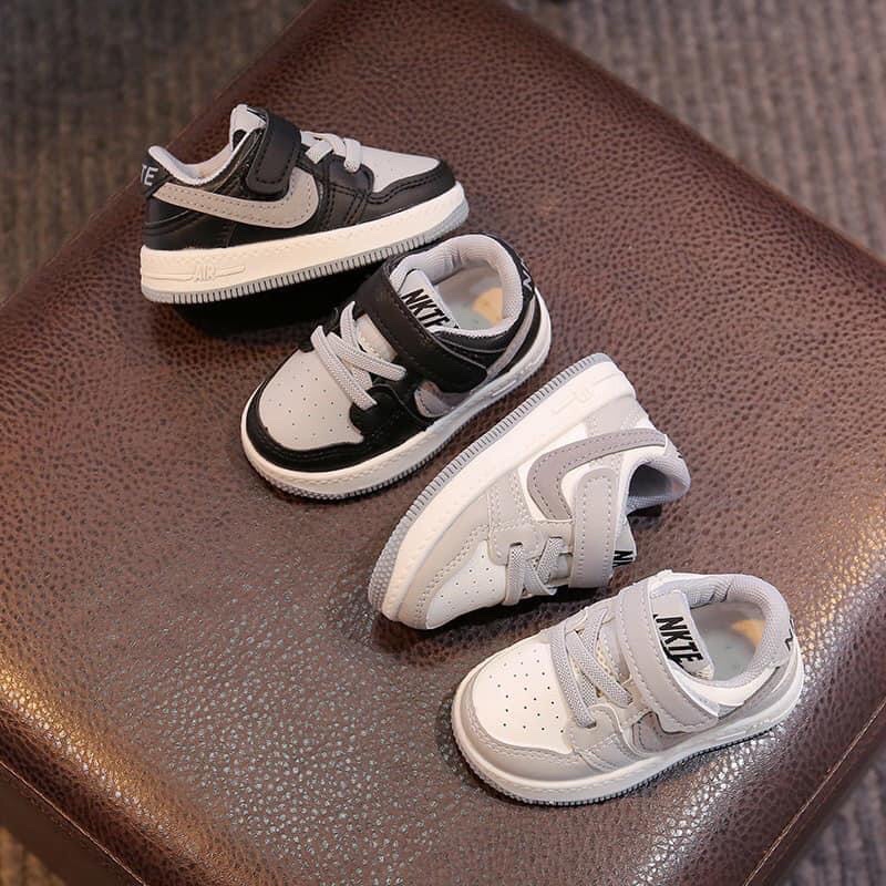 Giày đẹp cho bé