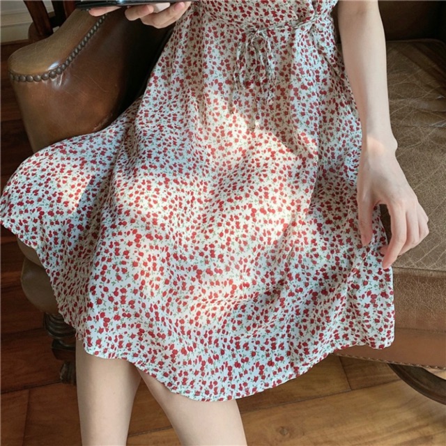 Váy hoa nhí cổ chéo Ulzzang 🌸 VKE8008 Hàng Quảng Châu | BigBuy360 - bigbuy360.vn