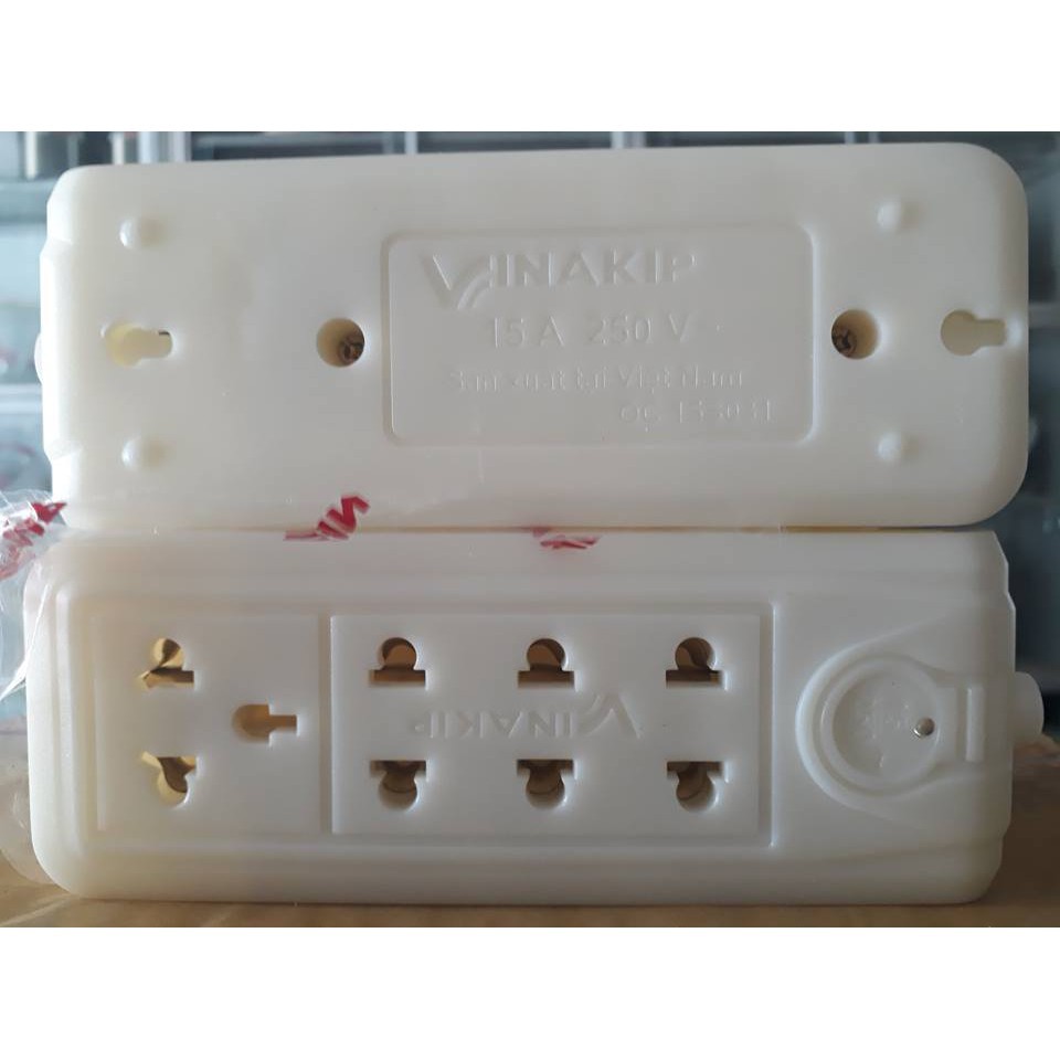 Ổ cắm 4 ngả Vinakip 15A/250V