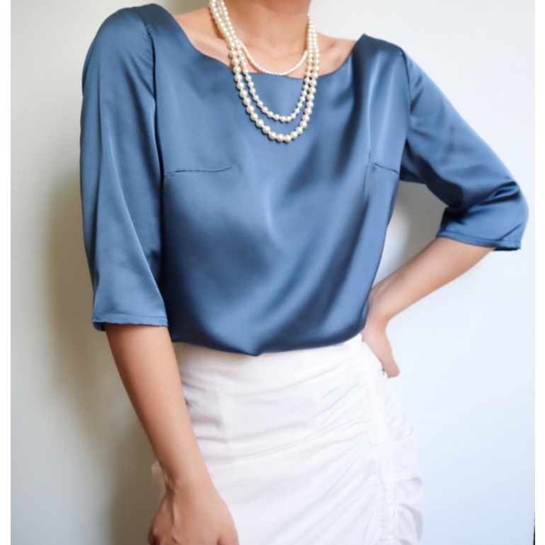 Áo lụa cổ thuyền