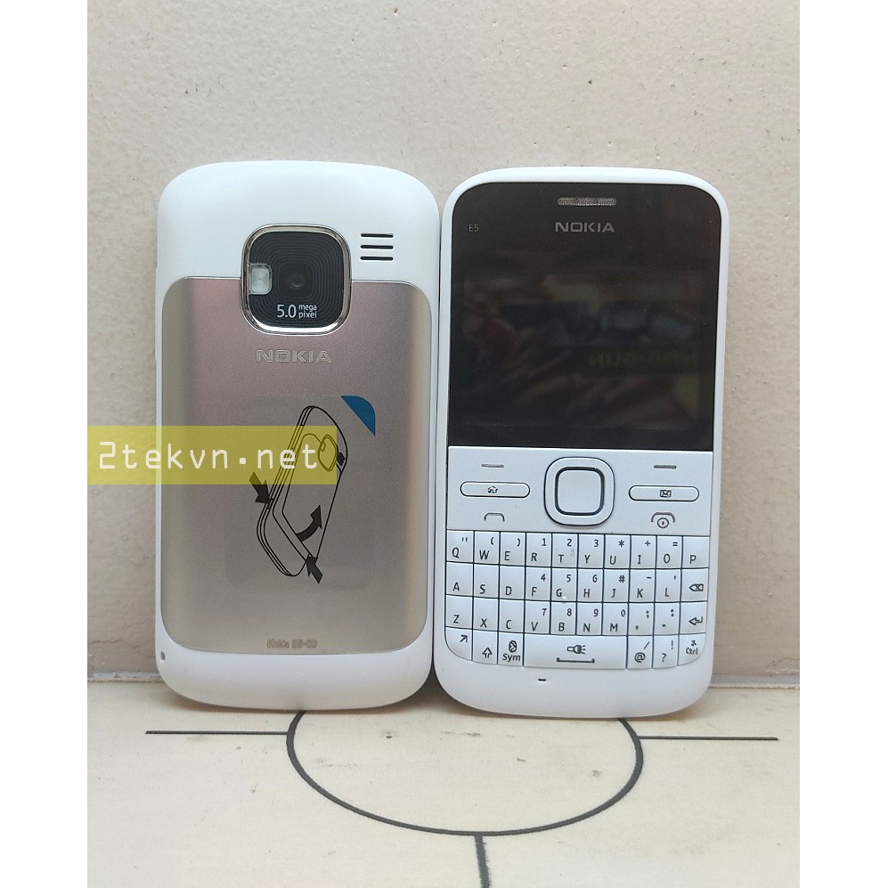 Điện thoại nokia E5-00 cổ bàn phím QWERTY đầy đủ pin sạc-Bảo hành 12 tháng