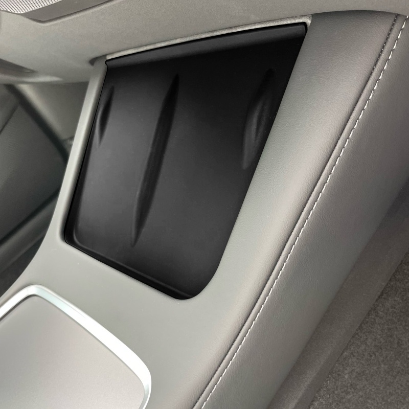 Giá Đỡ Điện Thoại Bằng Silicon Chống Trượt Gắn Bảng Điều Khiển Xe Hơi Model 3