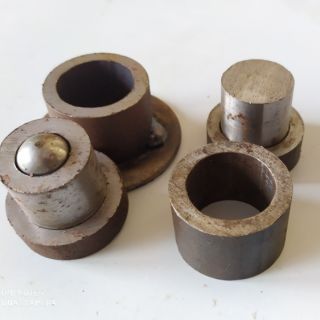 Bản lề cối xoay Sắt. Bộ gồm 2 chiếc( 1 chiếc có đế và bi)