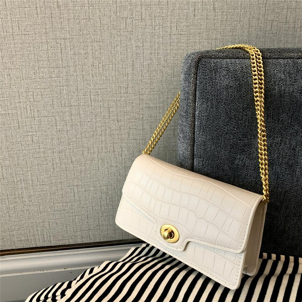 Túi đeo chéo dáng vuông thiết kế đơn giản thời trang