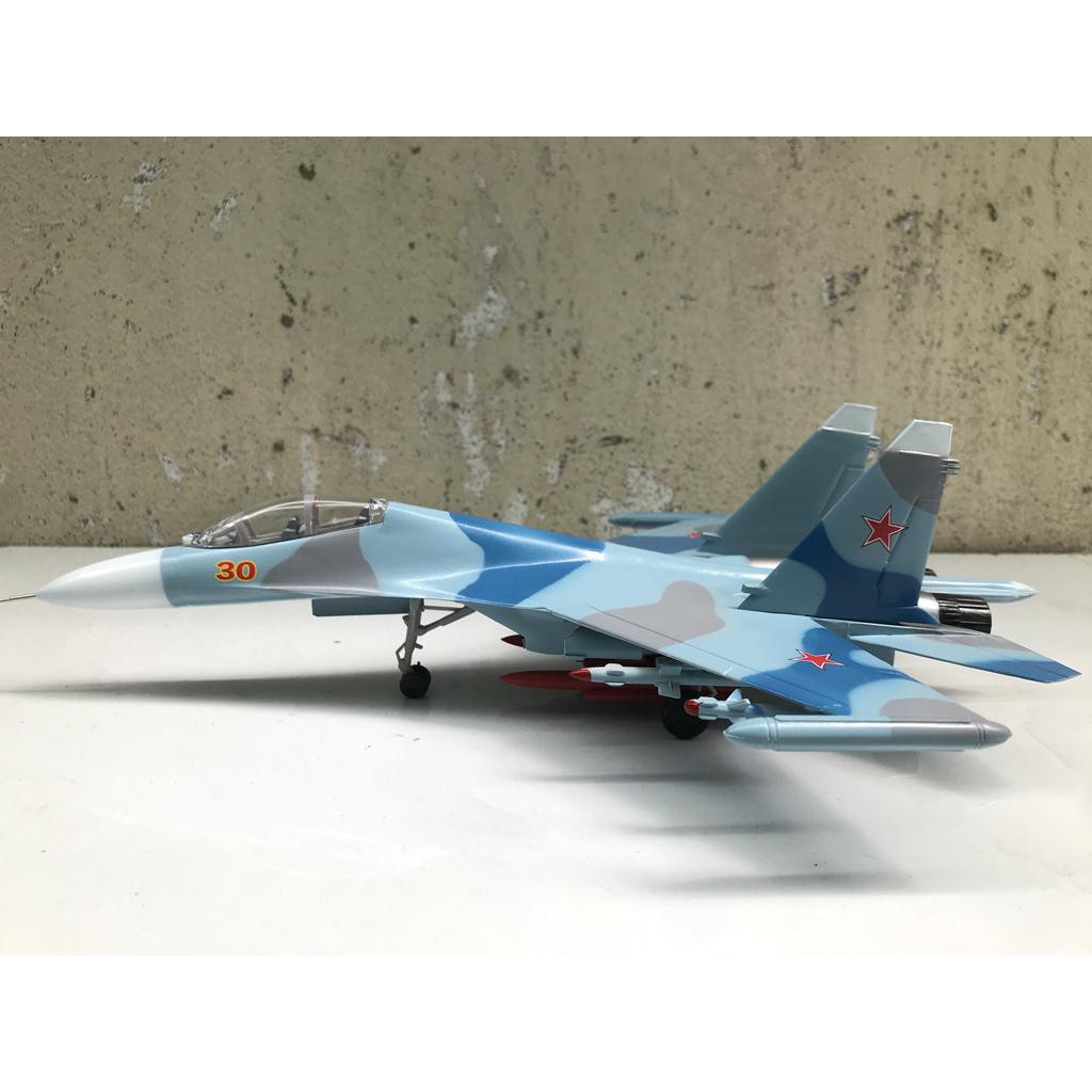 Mô hình Máy báy SU-30 1:72
