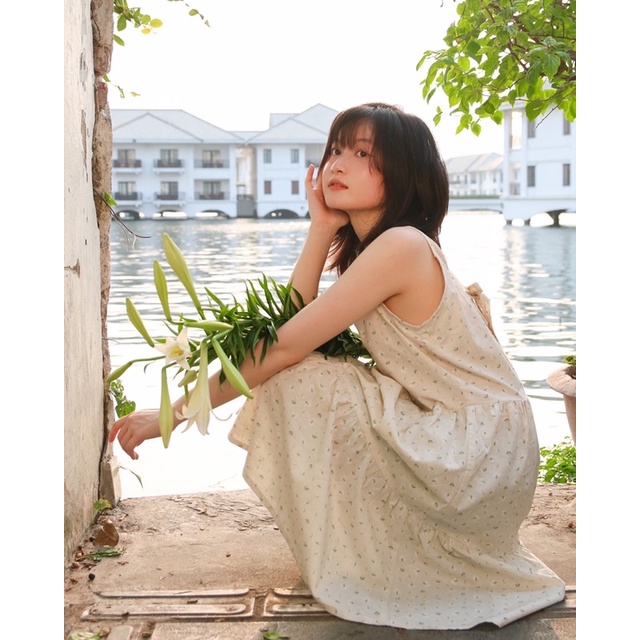 Đầm hai dây hở lưng hoa nhí | Lá Xoè