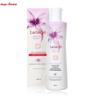 Dung dịch vệ sinh phụ nữ Lactacyd Soft & Silky 250ml, hàng chính hãng