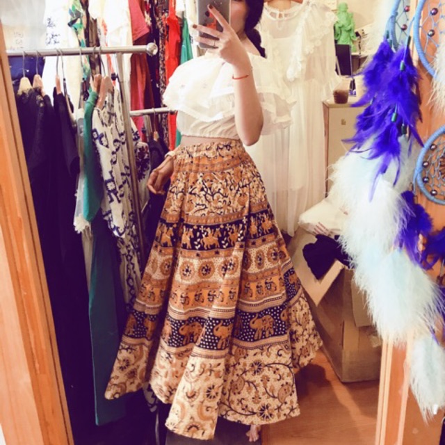 Chân váy boho hoạ tiết Ấn.