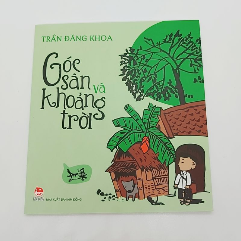 Sách - Góc sân và khoảng trời (KĐ-Montyclub)