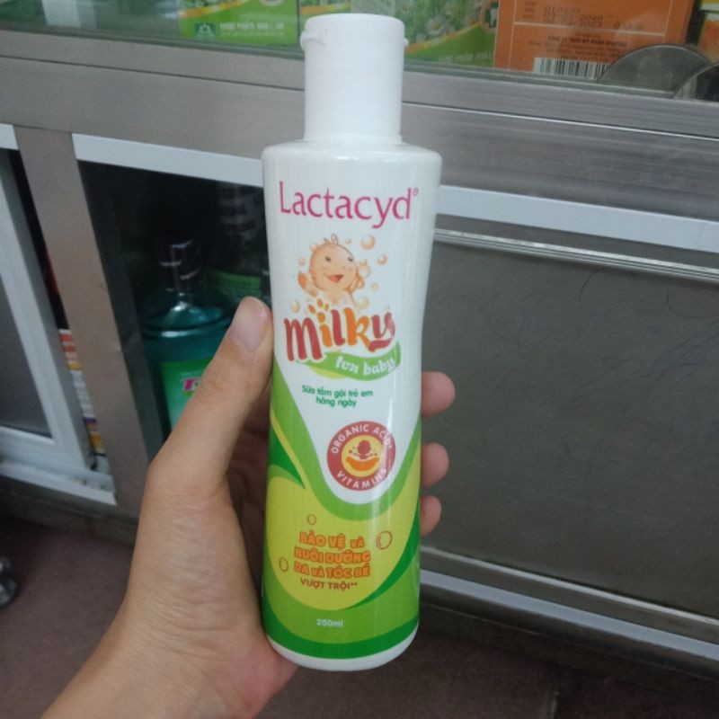 Sữa tắm nước hoa Lactacyd Milky, Sữa tắm cho bé chai to 250ml bảo vệ, nuôi dưỡng da và tóc bé . .