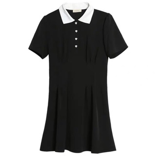 ORDER Váy cổ Polo đen khuy trái tim