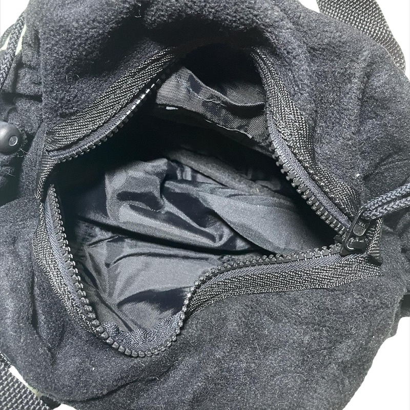 Túi xách tay màu đen