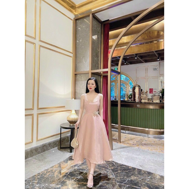 đầm xoè cổ tròn cực sang