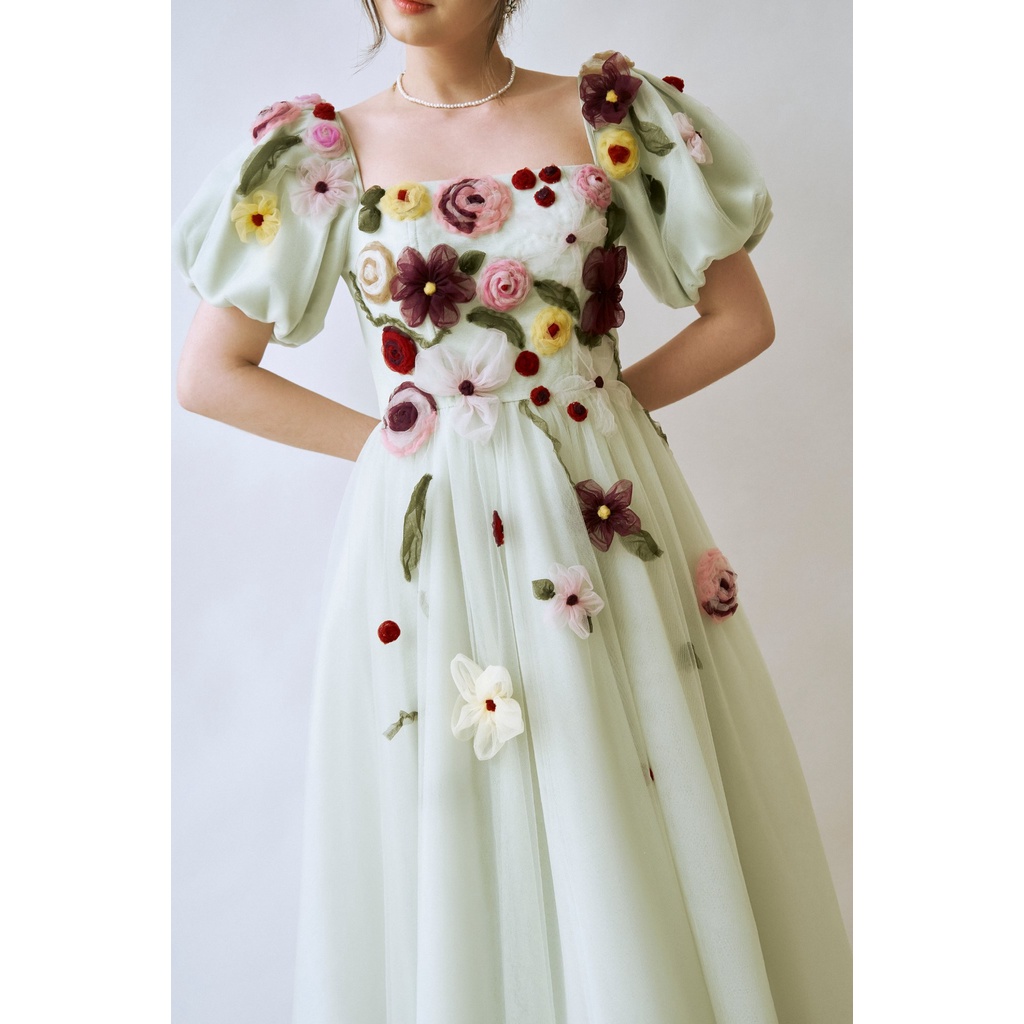 MAVEN - Váy lưới tay bồng cổ vuông đính hoa Viola Green Dress