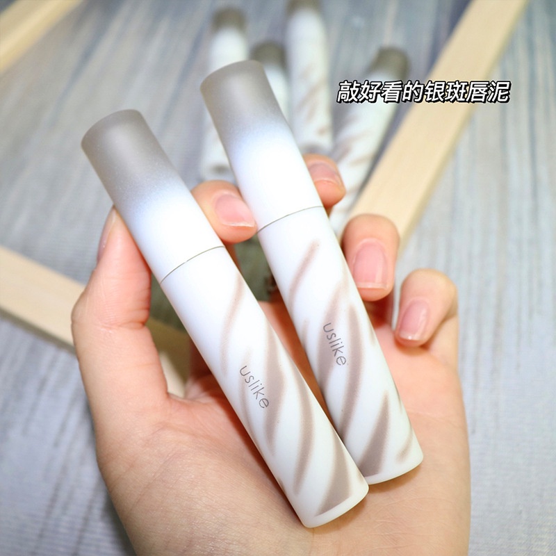 Son Môi Dạng Lỏng Không Phai Màu Sắc Không Dính Ly Cho Nữ