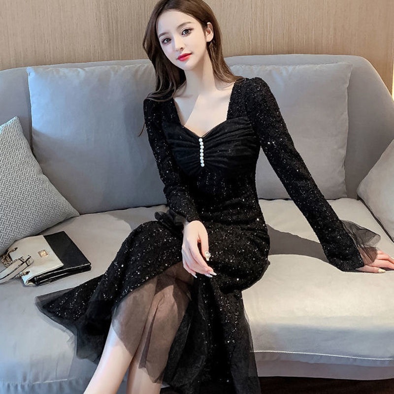 Đầm đen dáng ôm thời trang thu đông Pháp 2021