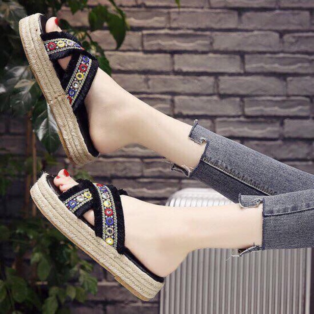 Xuồng quai chéo hoạ tiết cực iu
