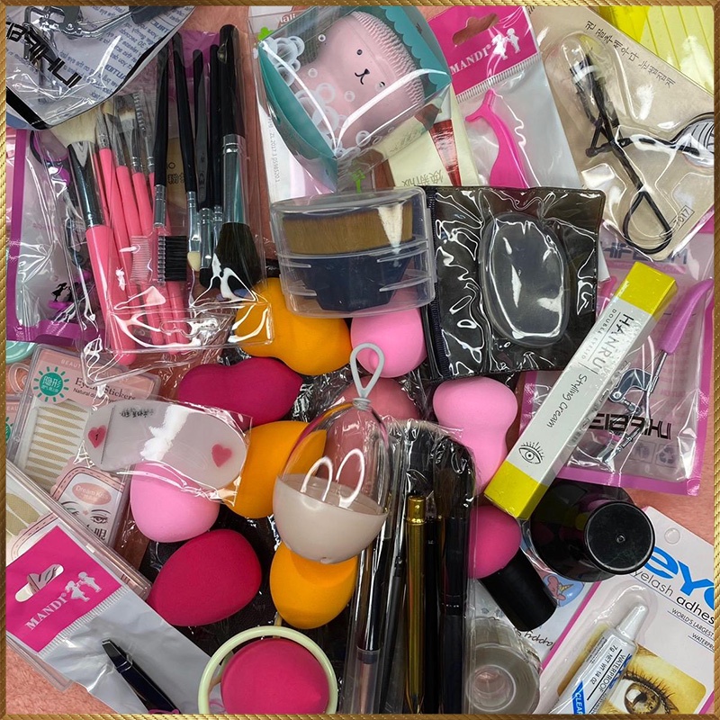 Bộ dụng cụ trang điểm tự chọn