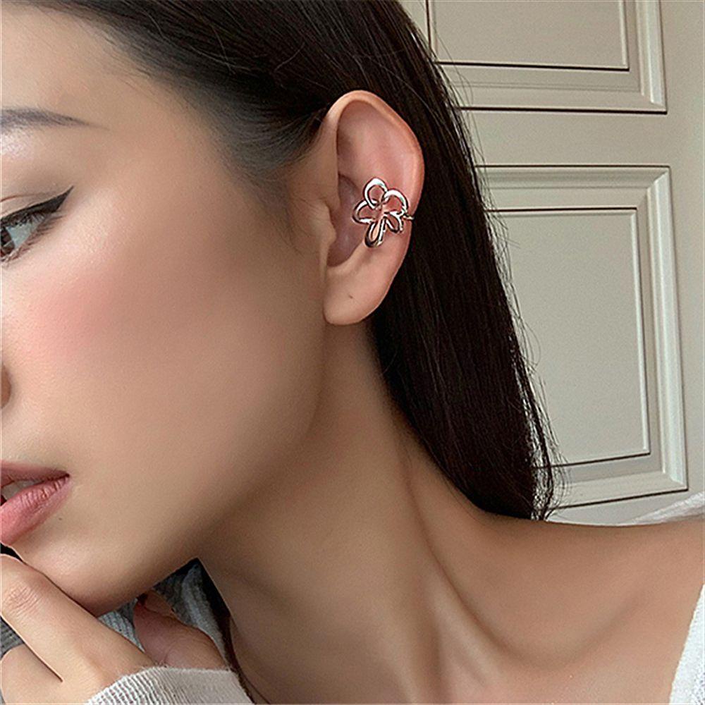 Khuyên Kẹp Vành Tai Hình Hoa Đơn Giản Bằng Hợp Kim Thời Trang Cho Nữ