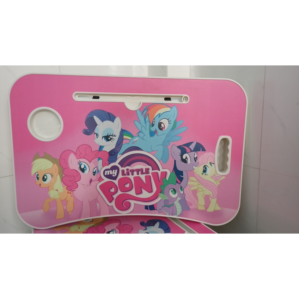 Bàn Học Gấp Gọn Cho Bé Có Khe Để Điện Thoại, Ipad Và Ly Nước , Có tay cầm xách đi - Ngăn Kéo - Hàng Cao Cấp