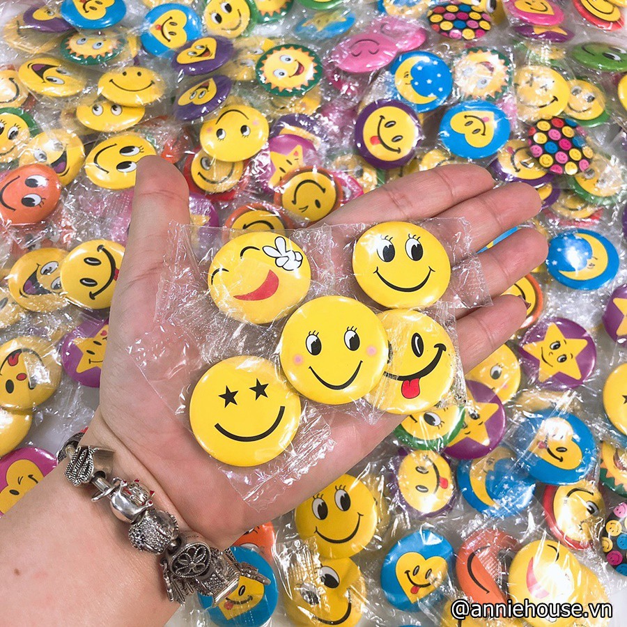 [ Chỉ 1K ] Phụ kiện huy hiệu cài balo, áo Emoji icon mặt cười PKHH001 | Shopee Việt Nam