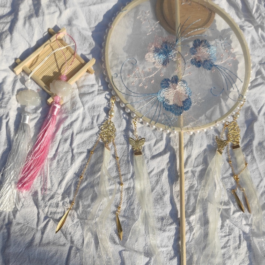 Quạt Múa Họa Tiết Thêu Phong Cách Cổ Điển Cho Nữ