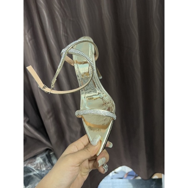 Giày cao gót nhọn xoàn ( dán) cao 9cm cực tôn dáng xinh xắn xịn đẹp.