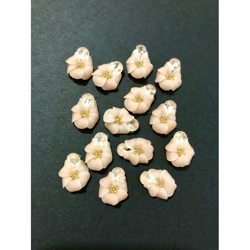 Hoa Đậu Đá Nhụy Bi Ôm Phom Móng Tay(Giá 1 bông)