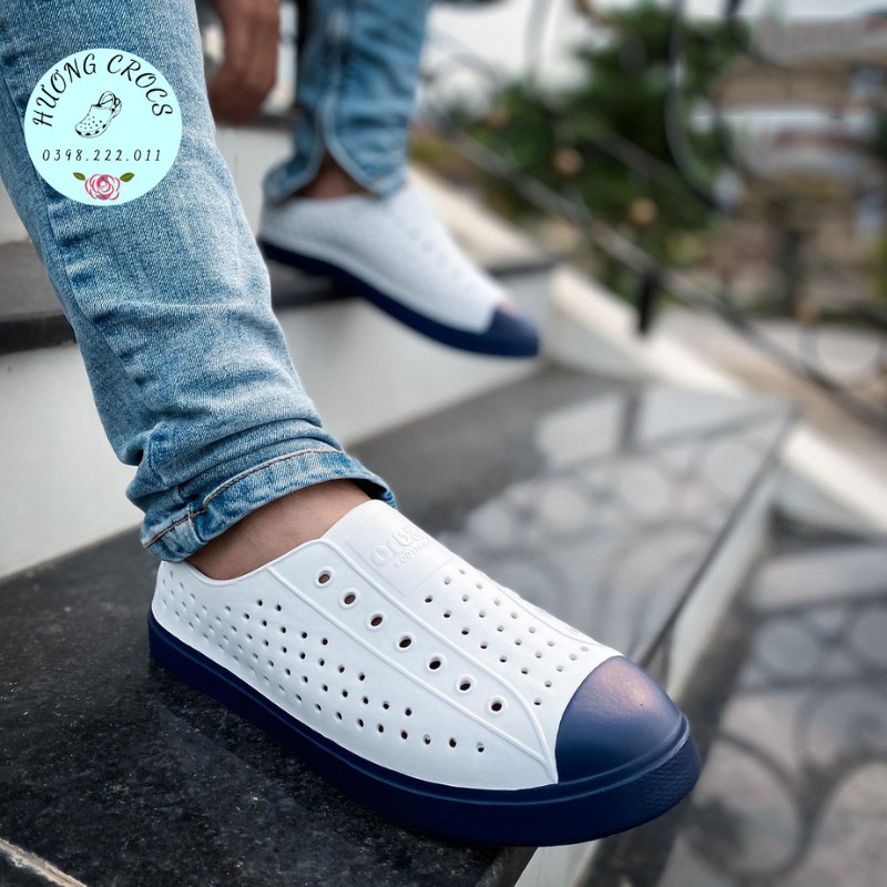 [Tặng 10 jibit] - Giày nhựa đi mưa, đi biển cực êm mềm nhẹ, thoáng khí, không thấm nước màu trắng đế navy