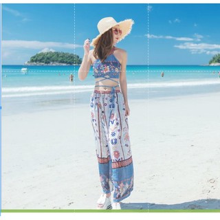 SÉT ĐI BIỂN CÓ CẢ NAM VÀ NỮ DỄ DÀNG MẶC ĐỒ ĐÔI NHÉ