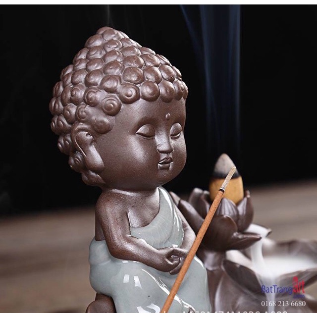 Thác khói trầm hương phật tọa thiền tặng gói trầm