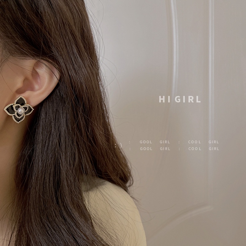 Khuyên Tai Hình Hoa Trà Đính Ngọc Trai Thời Trang