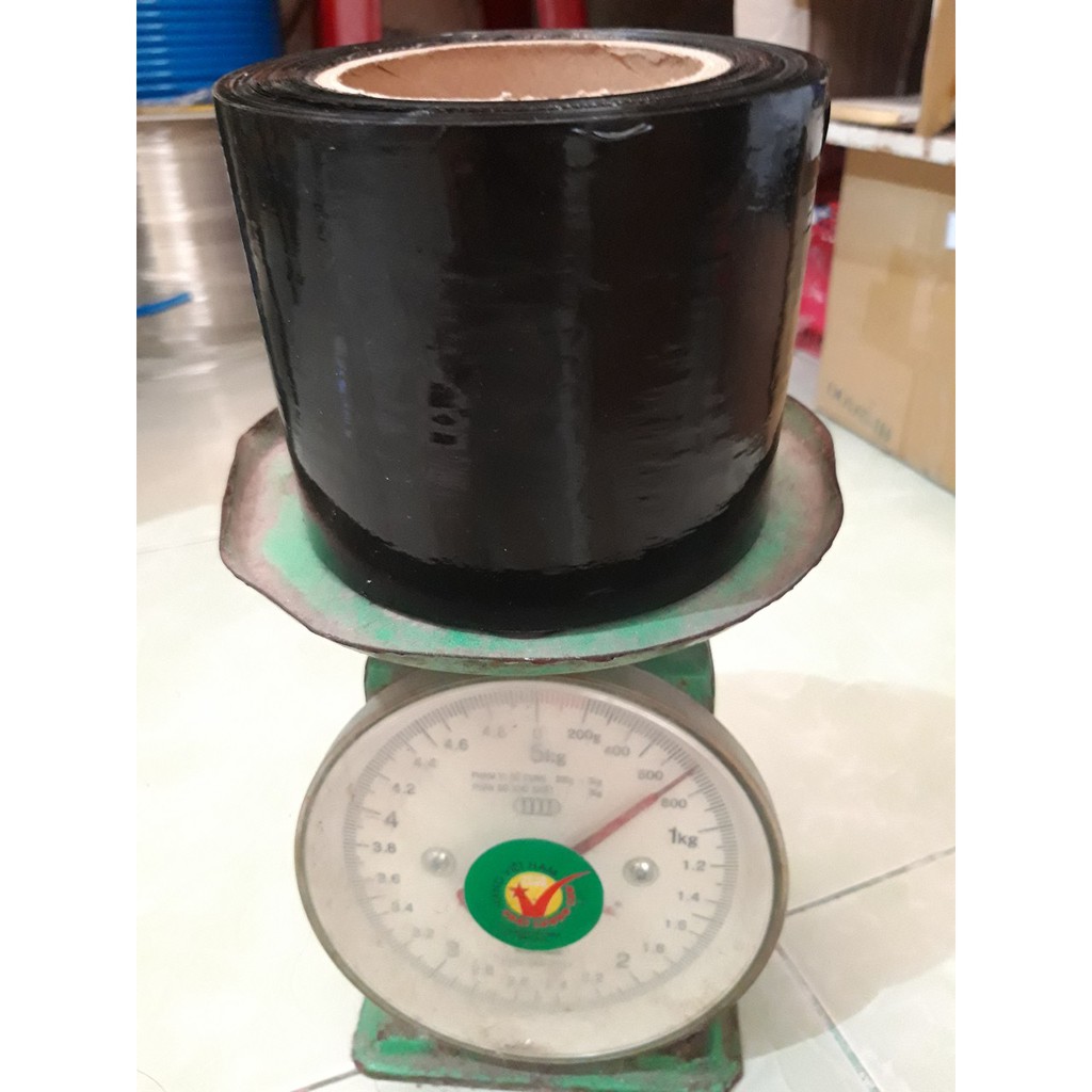 Cuộn màng PE đen khổ 10cm 580 gram-màng nylon- màng co quấn hàng