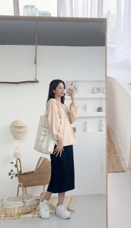 Chân váy midi cotton đen xẻ tà sau