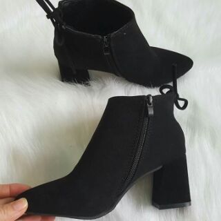 Boot nữ da lộn cột nơ sau - màu đen